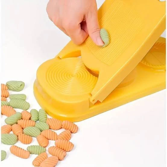 Manual Plastic Dumpling Mold (Minimum Order Quantity 1 Carton/100 PCs)